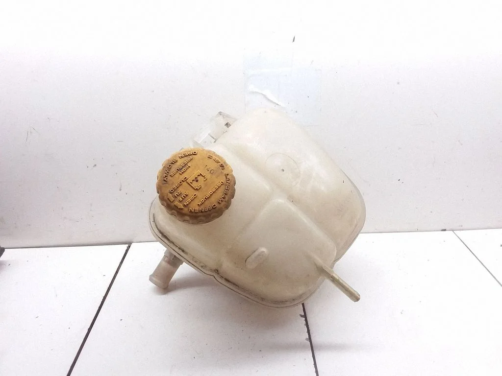 Coolant expansion tank/reservoir – Opel Astra G (1998-2009)