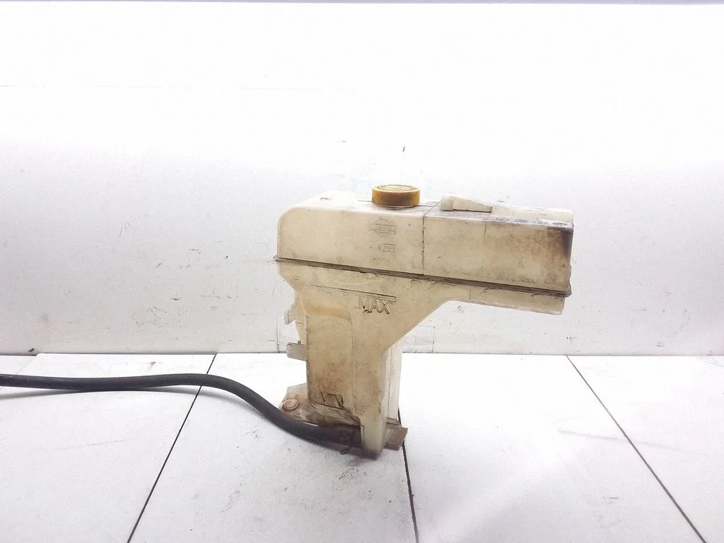 Coolant expansion tank/reservoir – Nissan X-Trail T30 (2001-2007)