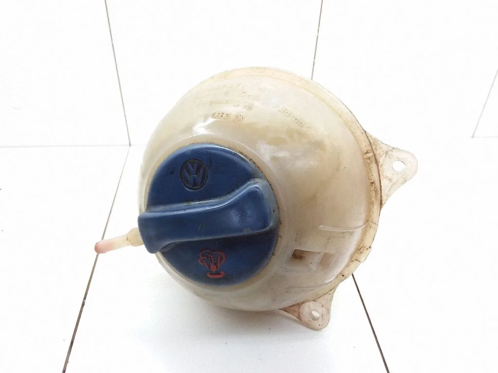Jahutusvedeliku paisupaak – Volkswagen Polo III 6N 6N2 6NF (1995-2001)