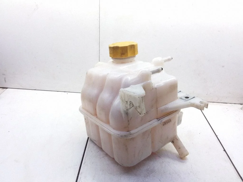 Coolant expansion tank/reservoir – Opel Antara (2006-2016)