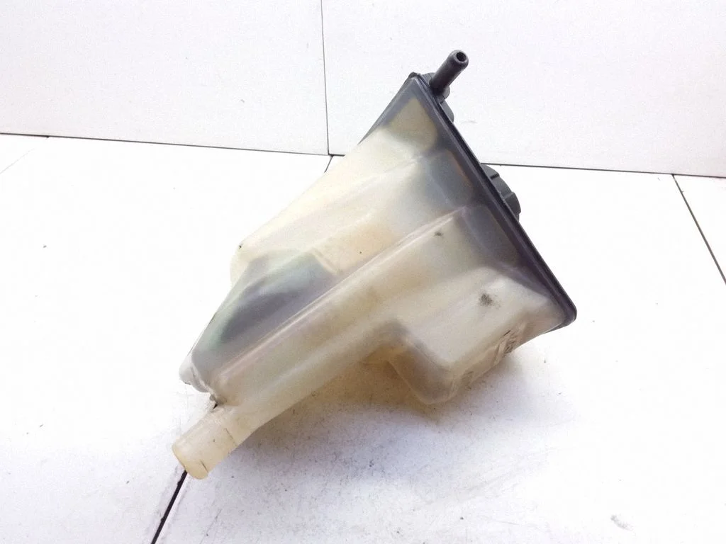 Coolant expansion tank/reservoir – Volvo S40, V40 (1995-2004)