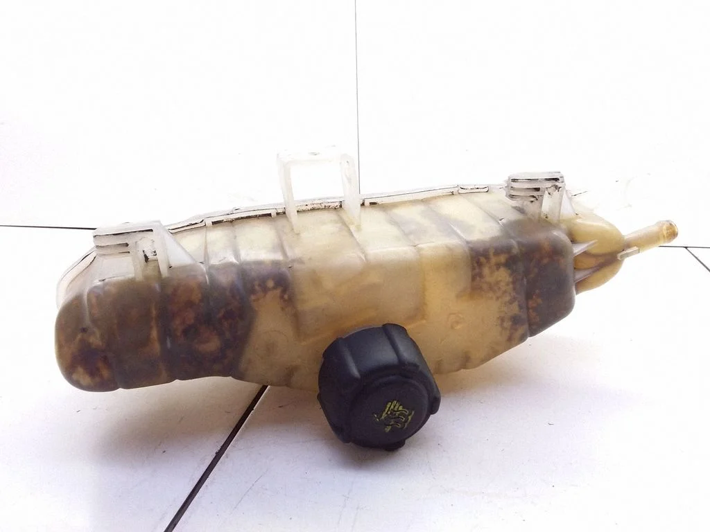 Coolant expansion tank/reservoir 8200149742 – Renault Modus (2004-2007)