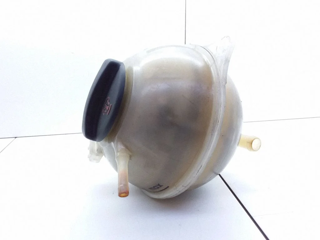 Coolant expansion tank/reservoir – Volkswagen Golf III (1992-1997)