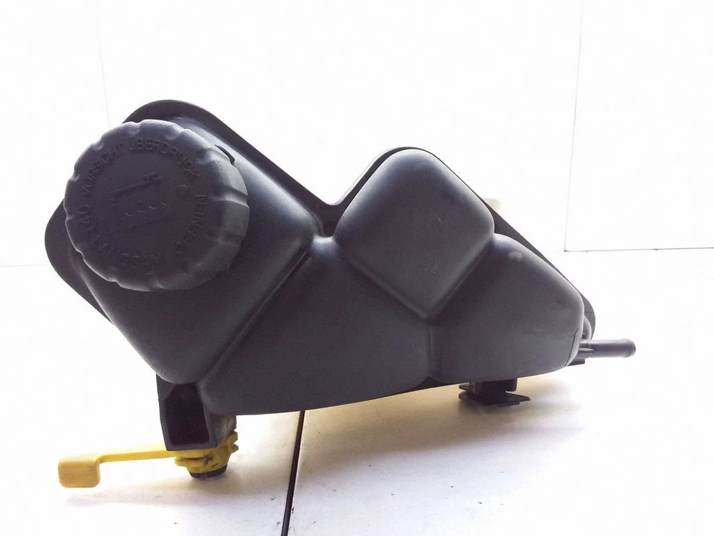 Coolant expansion tank/reservoir
