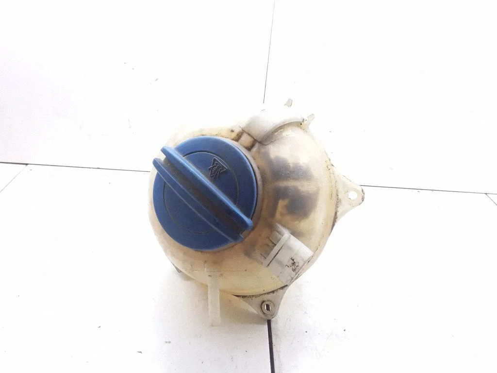 Coolant expansion tank/reservoir