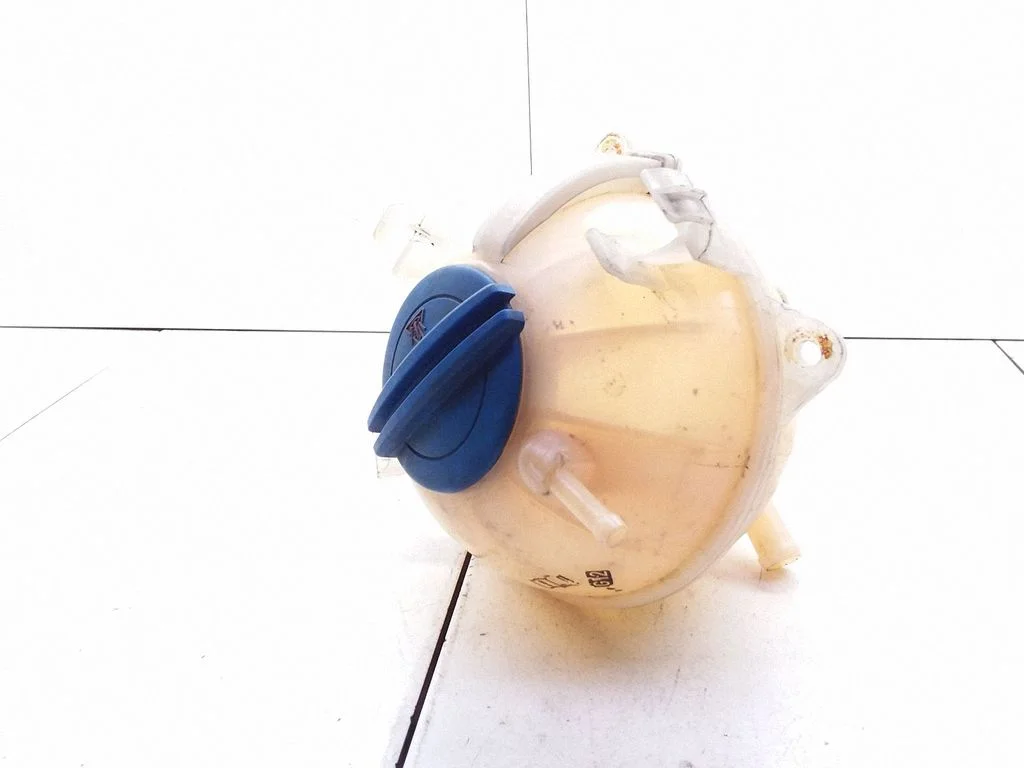 Coolant expansion tank/reservoir – Volkswagen Passat B6 (2005-2010)
