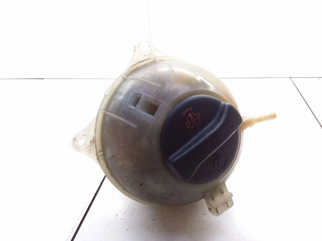 Coolant expansion tank/reservoir – Volkswagen Passat B4 (1994-1996)