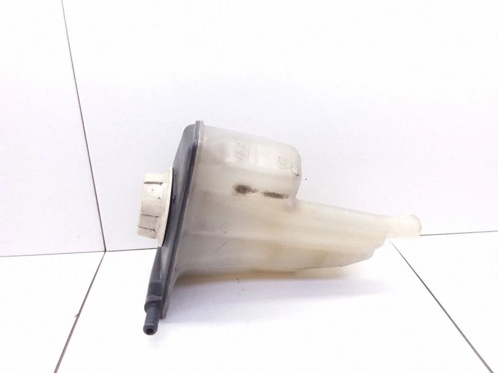 Coolant expansion tank/reservoir – Volvo S40, V40 (1995-2004)