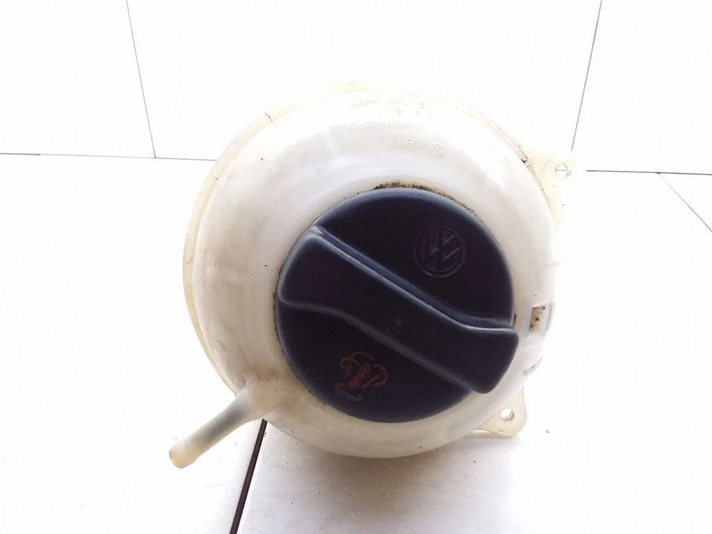 Coolant expansion tank/reservoir – Volkswagen Golf III (1992-1997)