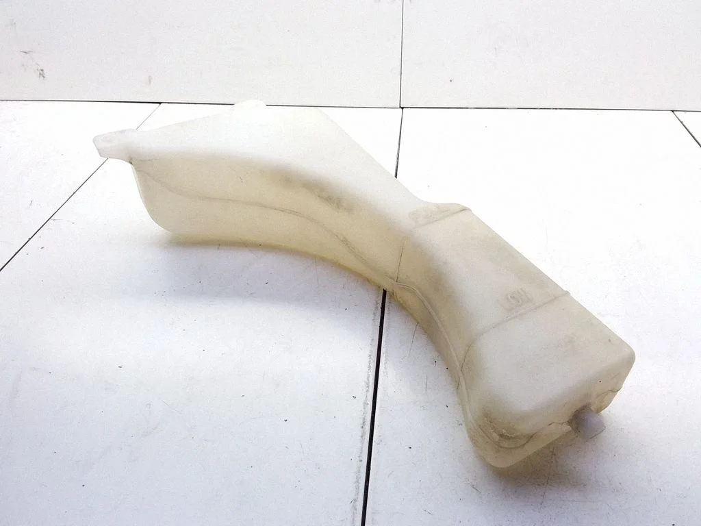Jahutusvedeliku paisupaak – Subaru Impreza I (1993-2000)