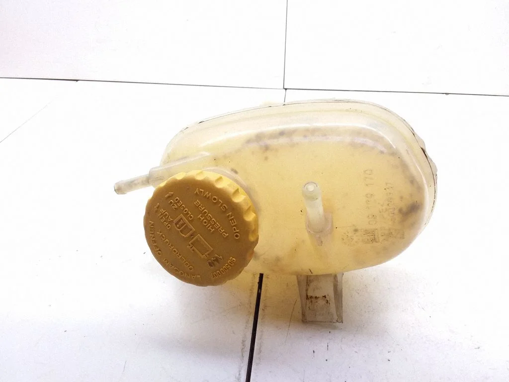 Coolant expansion tank/reservoir – Opel Corsa C (2000-2006)