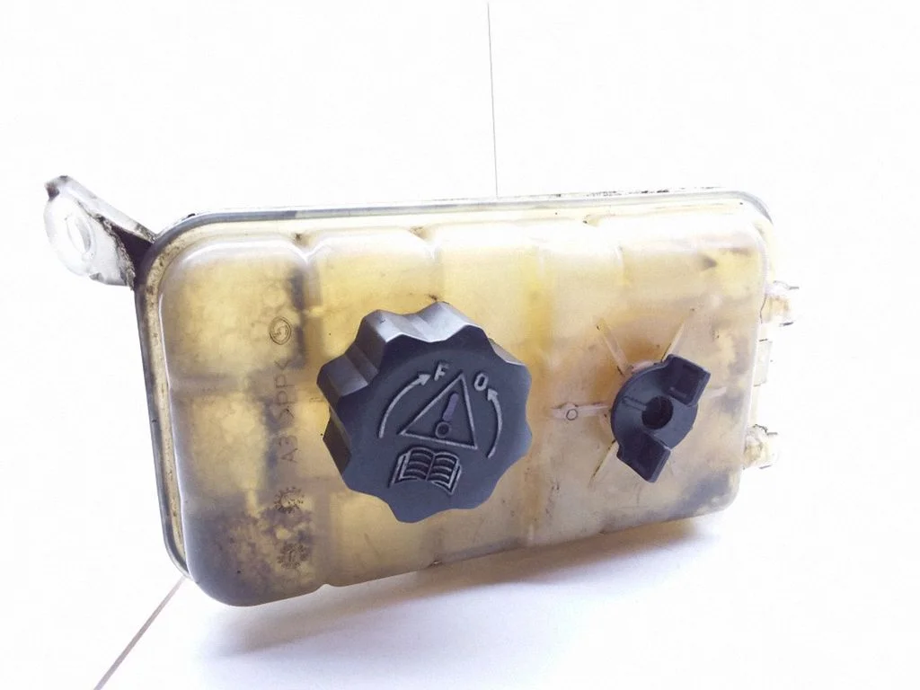 Coolant expansion tank/reservoir