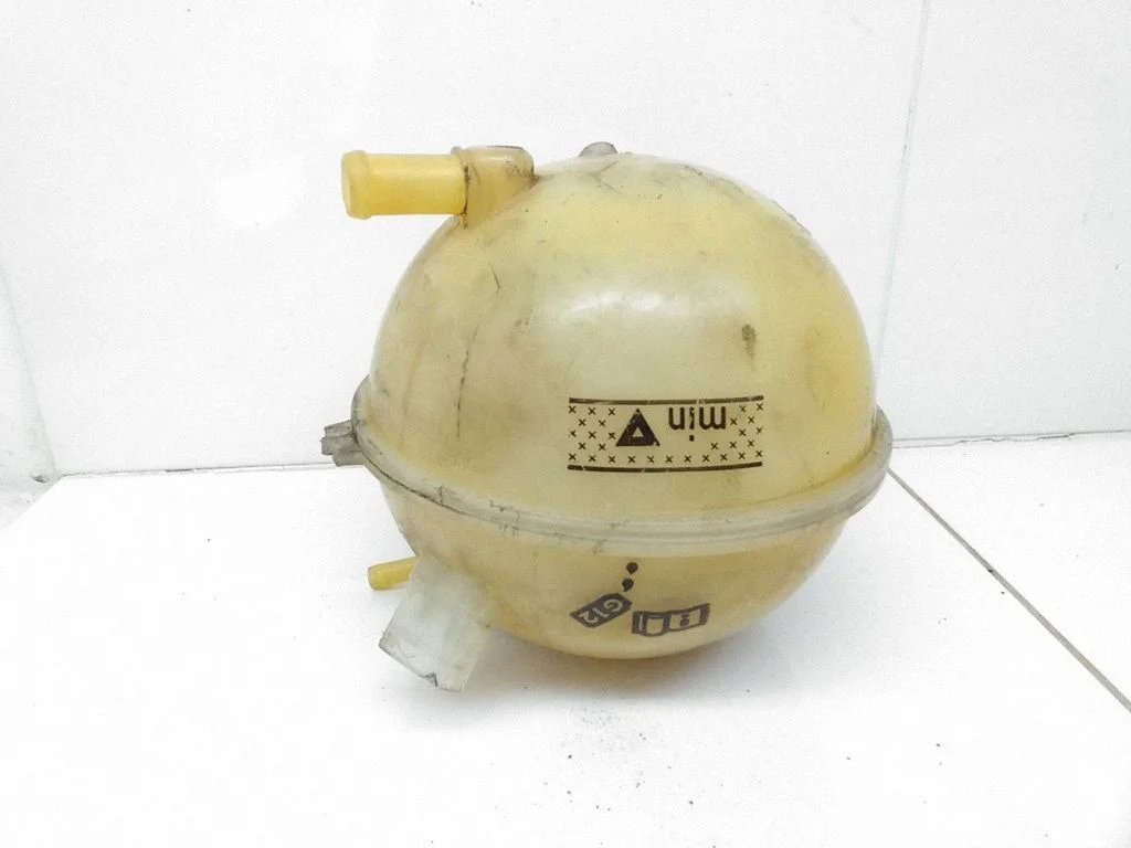 Zbiorniczek wyrównawczy płynu chłodniczego 1J0121403