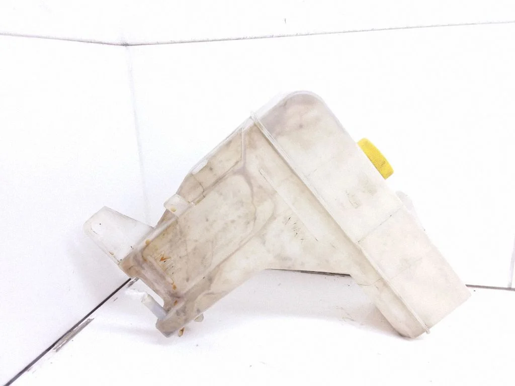 Coolant expansion tank/reservoir