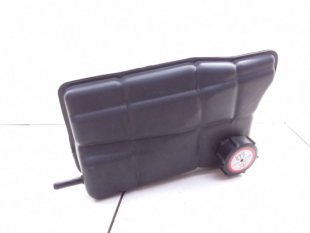 Coolant expansion tank/reservoir 1S718K218