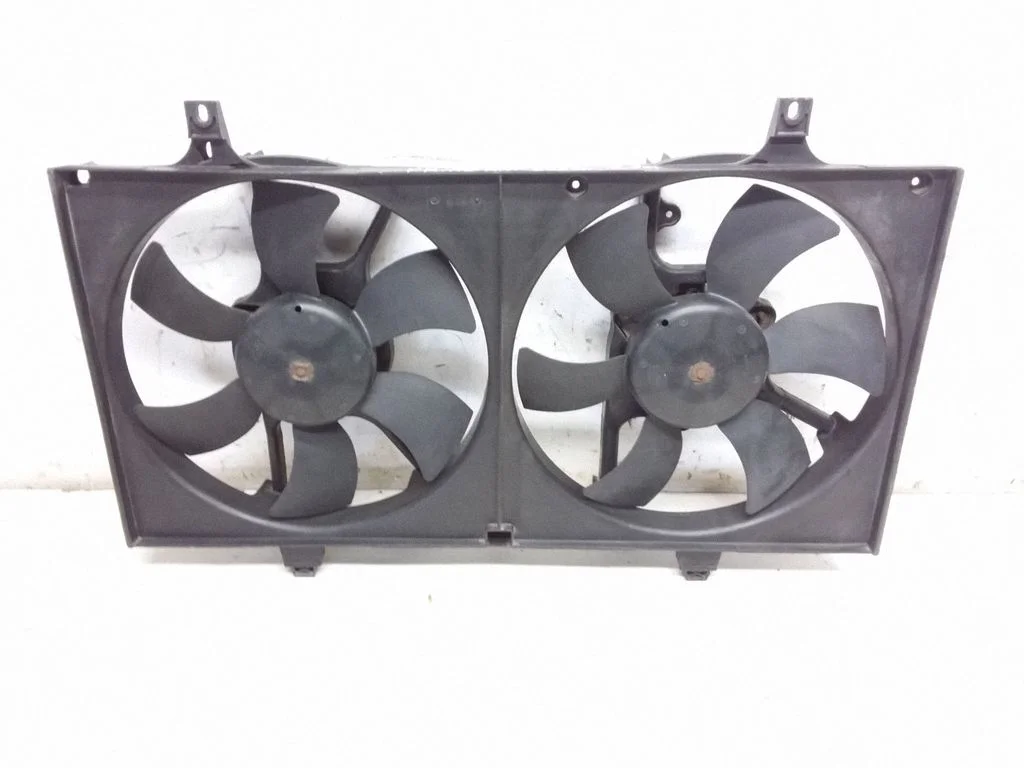 Radiator cooling fan shroud 8240296