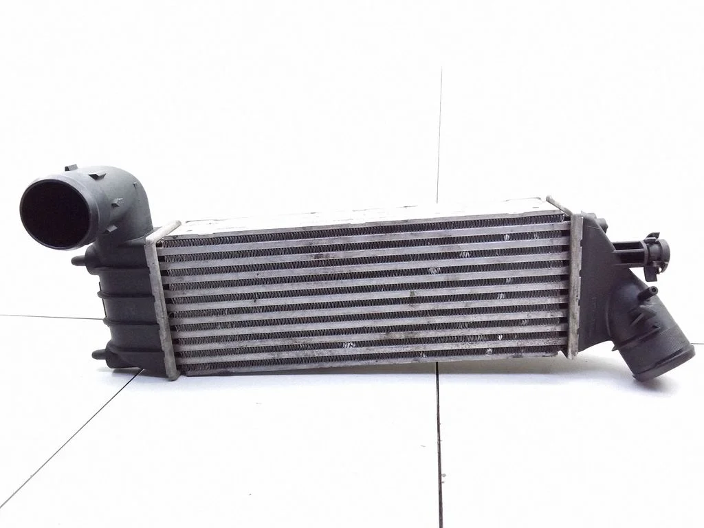 Starpdzesētāja (interkūlera) radiators 817650