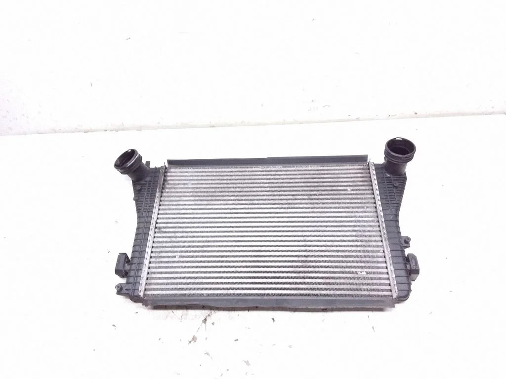 Starpdzesētāja (interkūlera) radiators 3C0121345