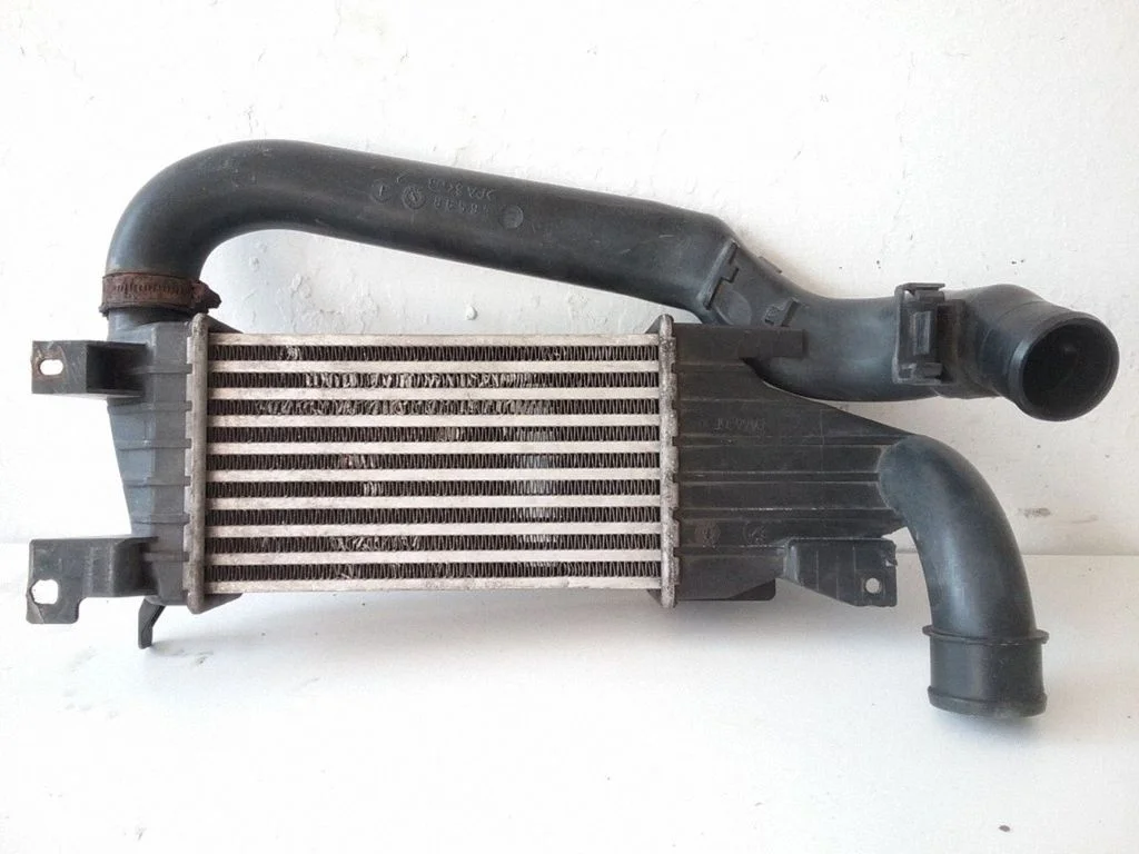 Vahejahuti radiaator 13128926