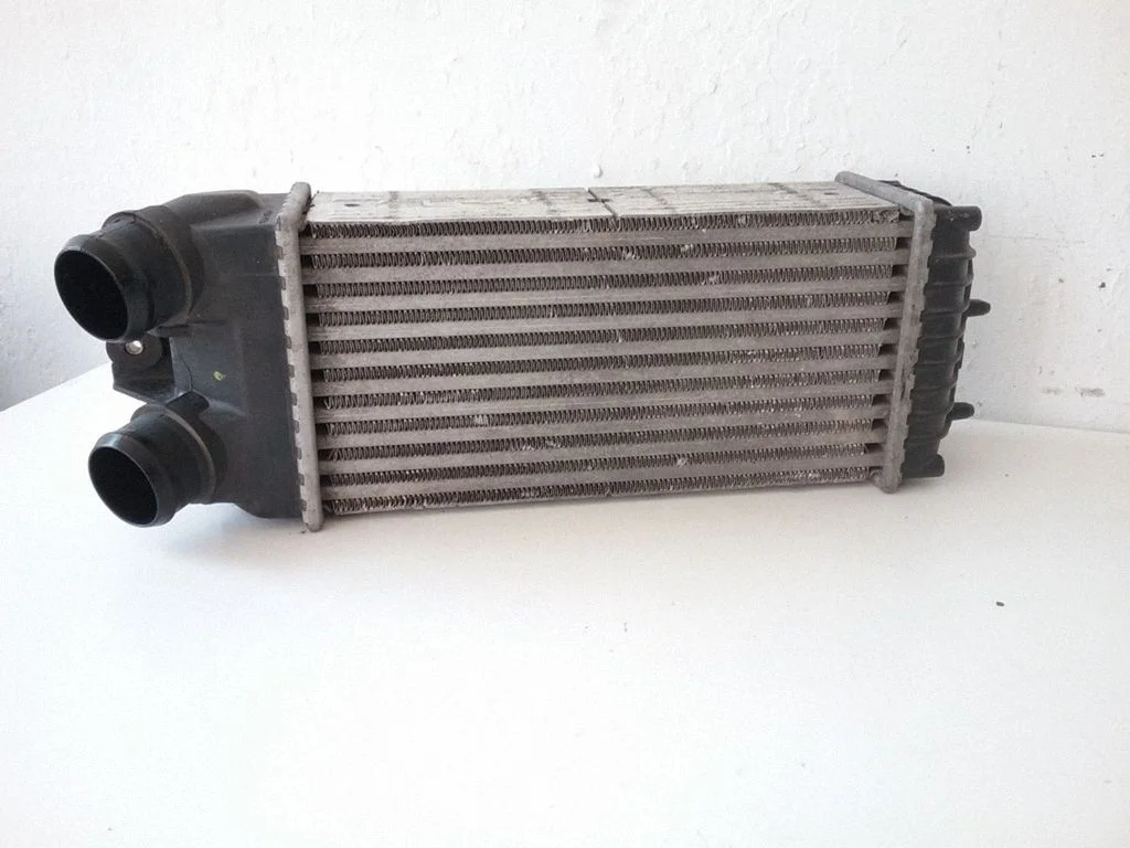 Starpdzesētāja (interkūlera) radiators 9645965180