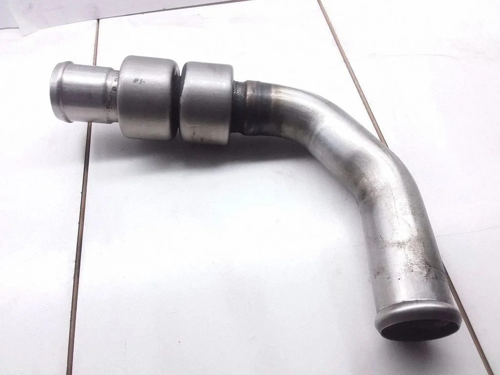 Intercooler hose/pipe
