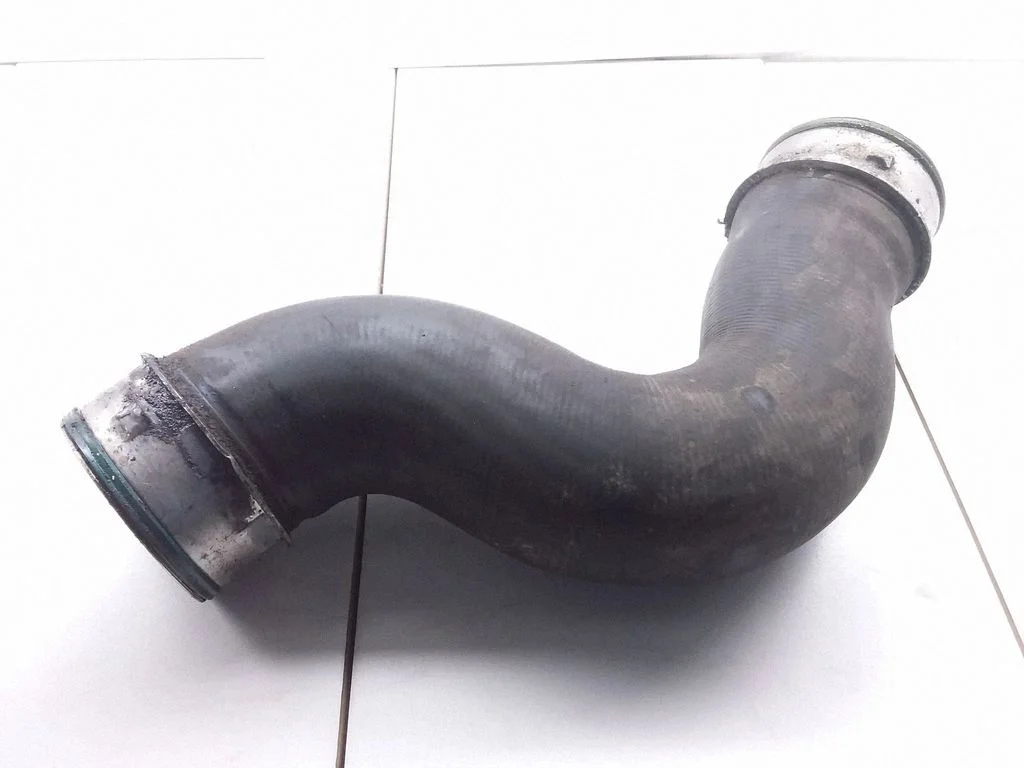 Wąż / rura intercoolera 1K0145832E