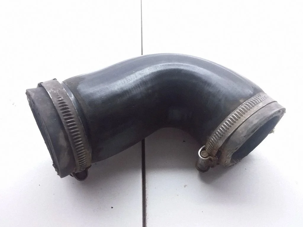 Intercooler hose/pipe C8304