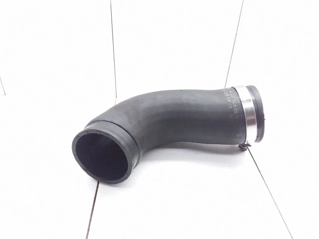 Intercooler hose/pipe – Mercedes-Benz Sprinter W901 W902 W903 W904 (1995-2007)