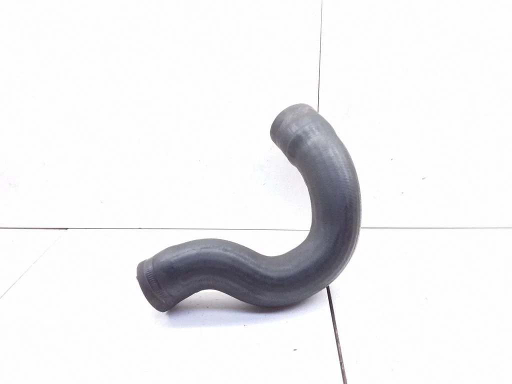 Vahejahuti voolik (-ud)/ toru (-d) 24467077