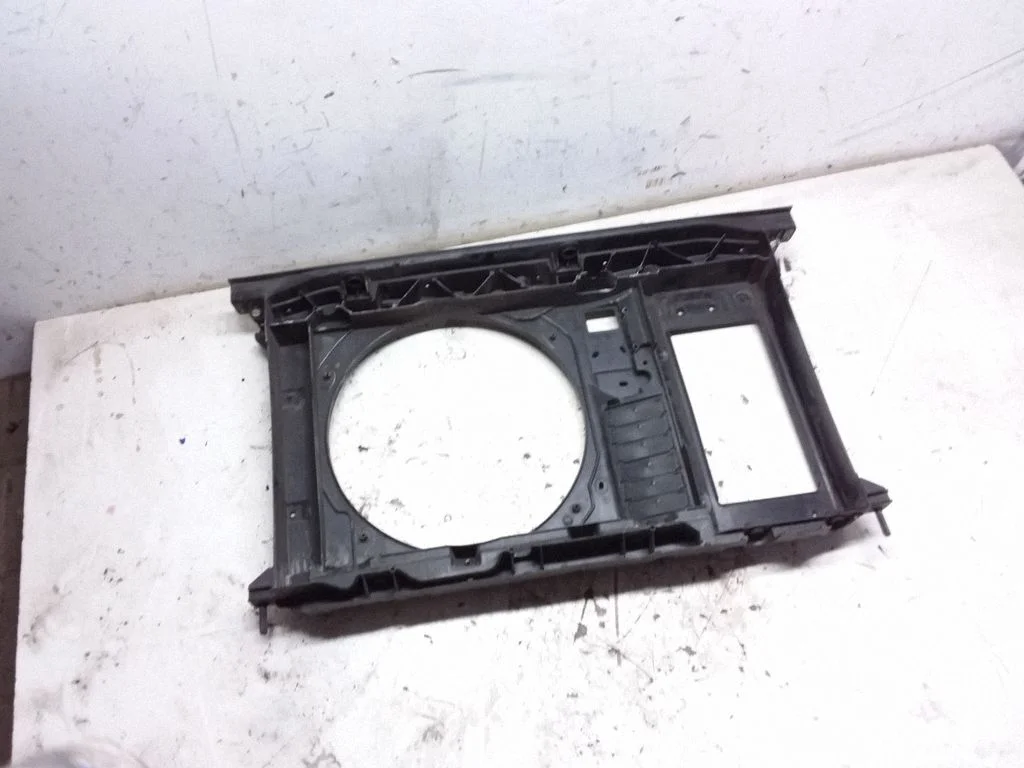 Radiaatori tugipaneel – Citroen C4 I (2004-2010)