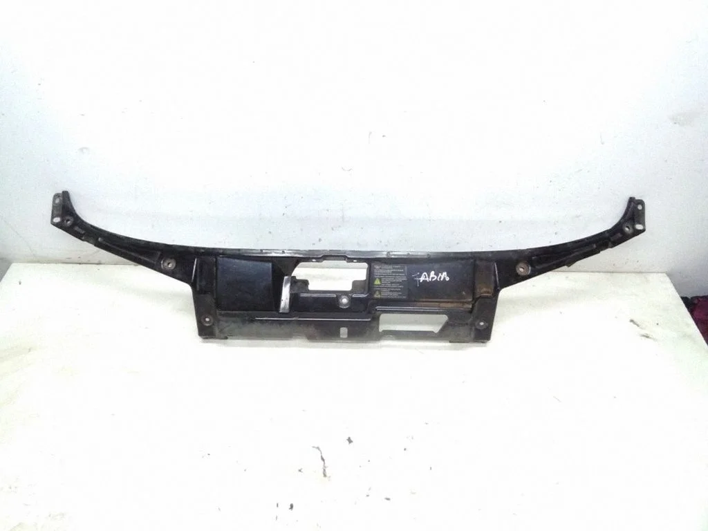 Radiaatori tugipaneel – Skoda Fabia Mk1 (6Y) (1999-2007)