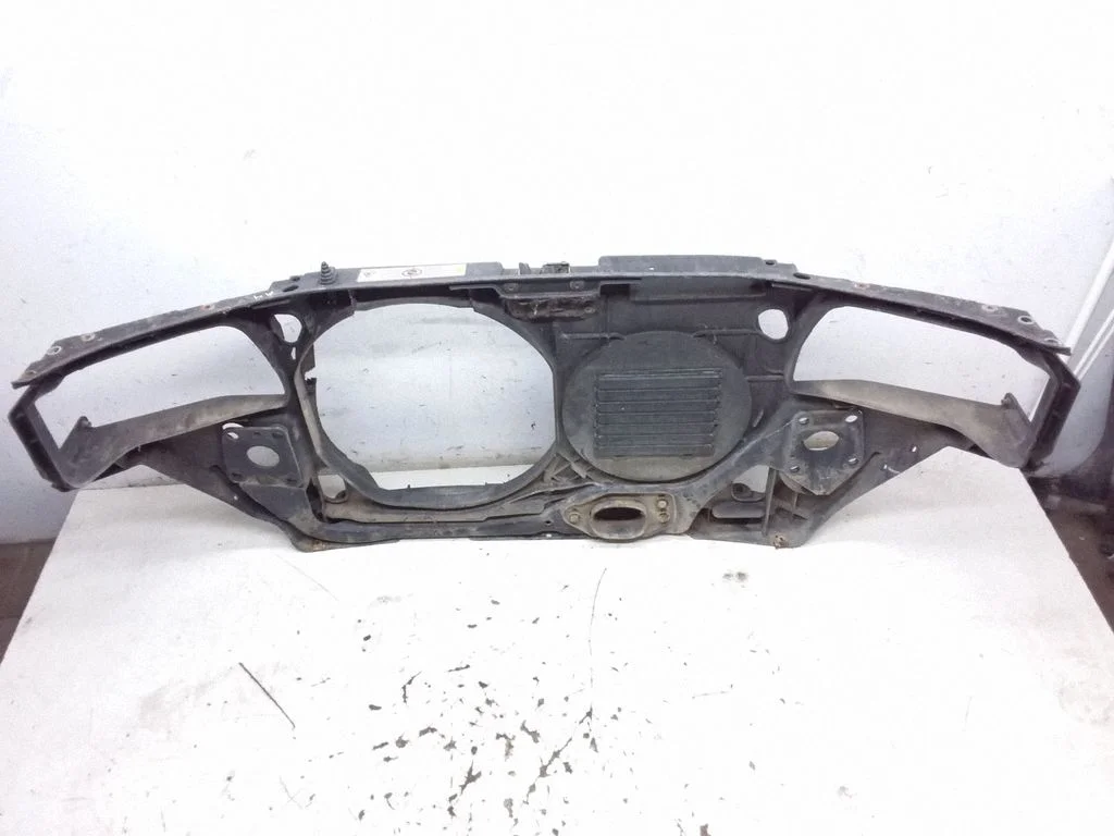 Radiatoru panelis – Audi A4 S4 B5 8D (1994-1999)