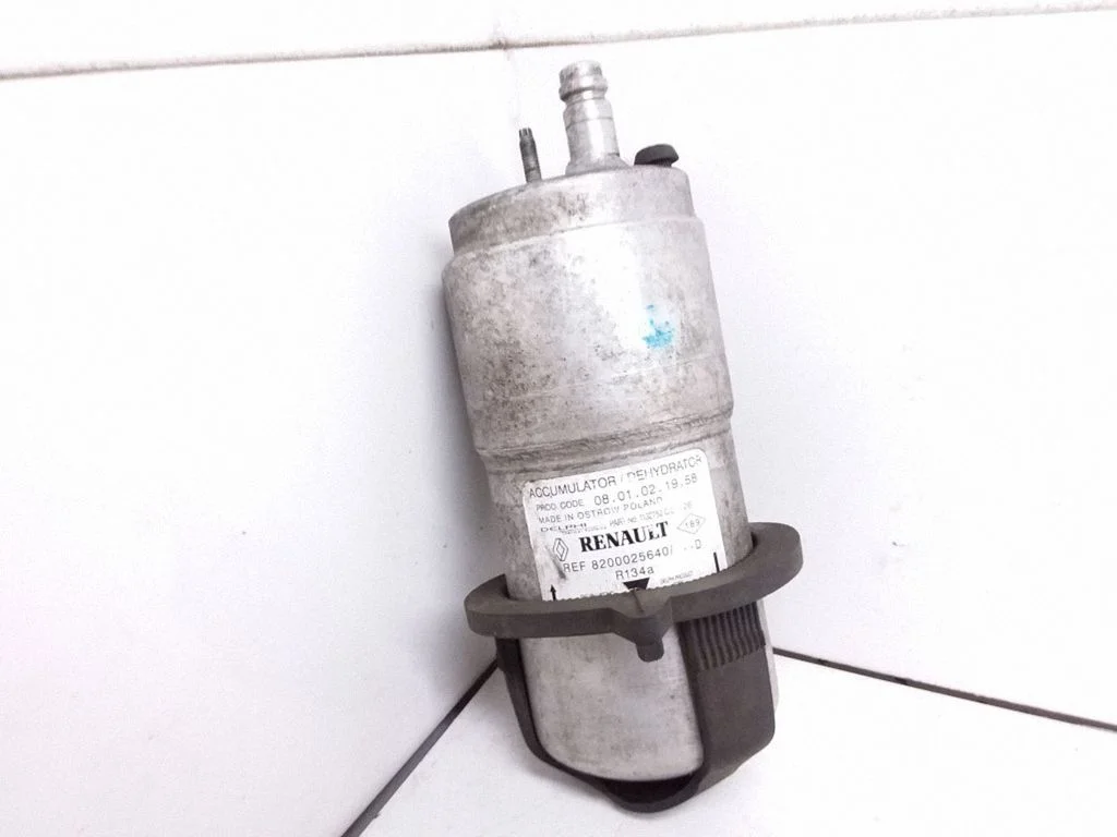 Air conditioning (A/C) air dryer