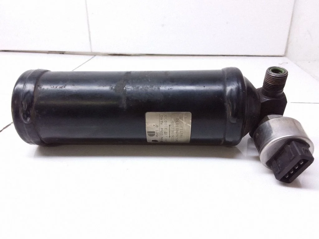 Air conditioning (A/C) air dryer 00AC1572