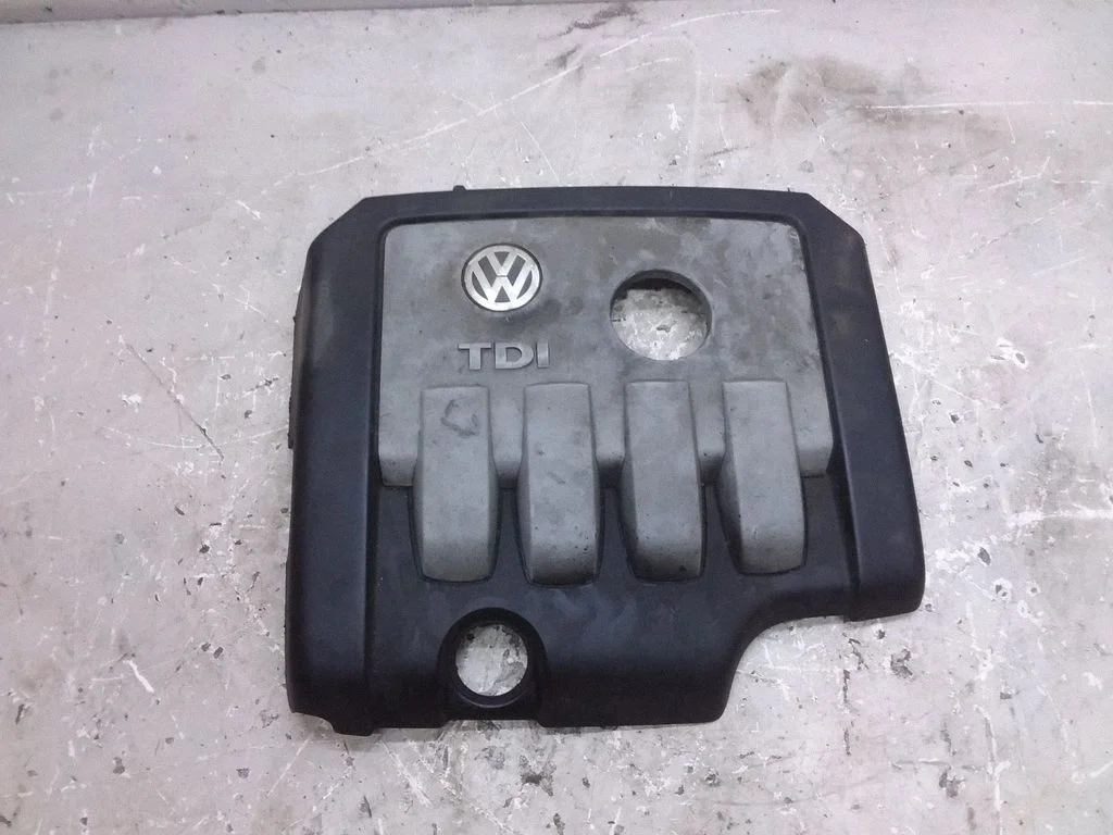 Engine cover (trim) – Volkswagen Touran I (2003-2010)