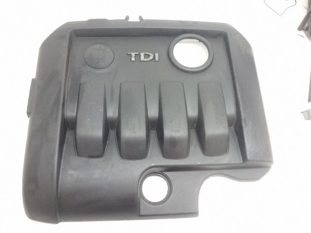 Engine cover (trim) PA6GF10M20