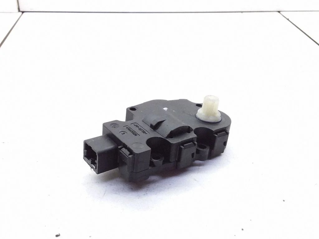 Intake manifold valve actuator/motor – Mercedes-Benz C-Class AMG W204 (2007-2014)
