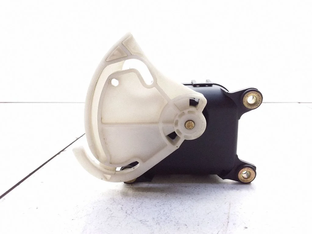 Ieplūdes kolektora vārsta motoriņš 8D1820511E