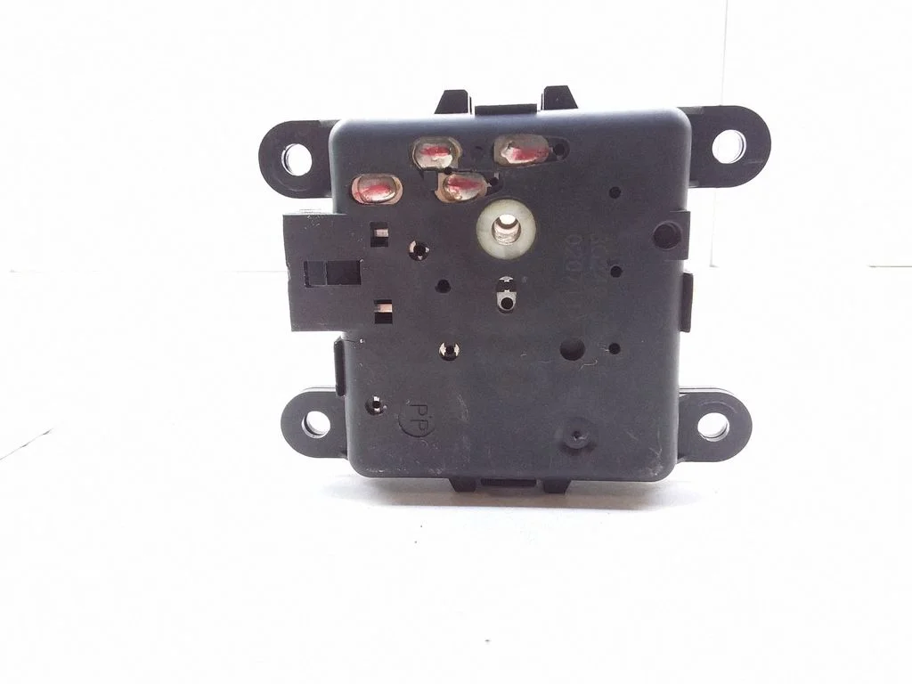 Ieplūdes kolektora vārsta motoriņš 3G24030820