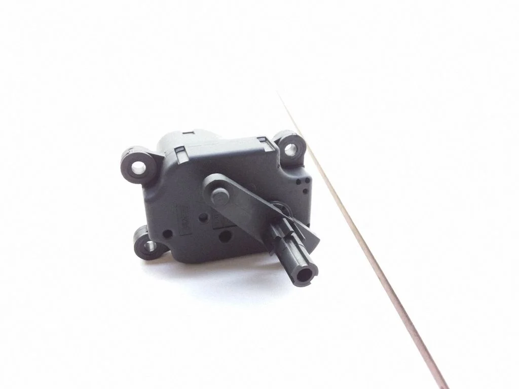 Ieplūdes kolektora vārsta motoriņš 42947