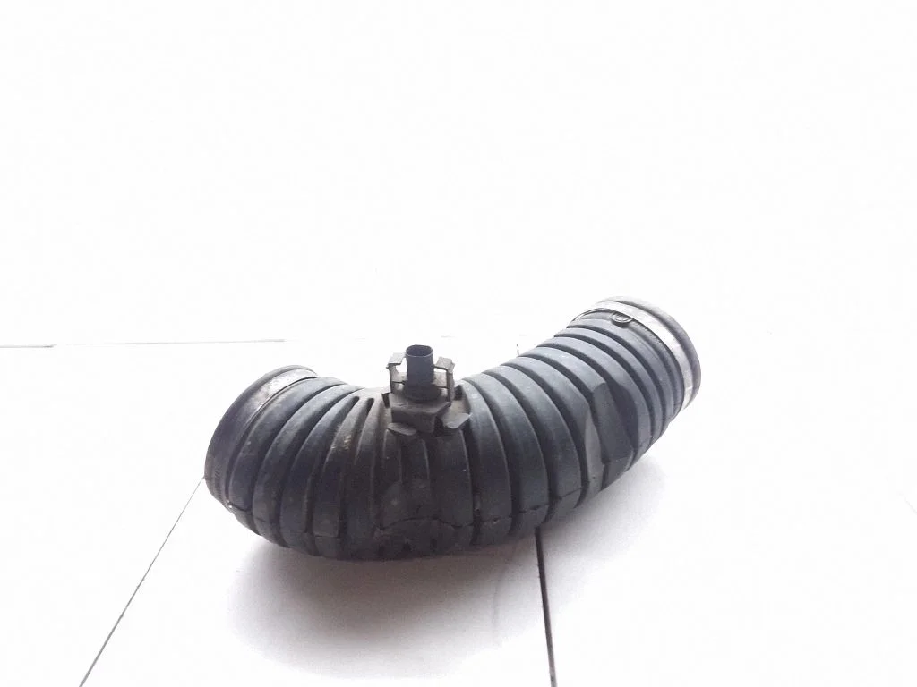 Air intake hose/pipe – Mercedes-Benz E-Class W210 (1995-2002)