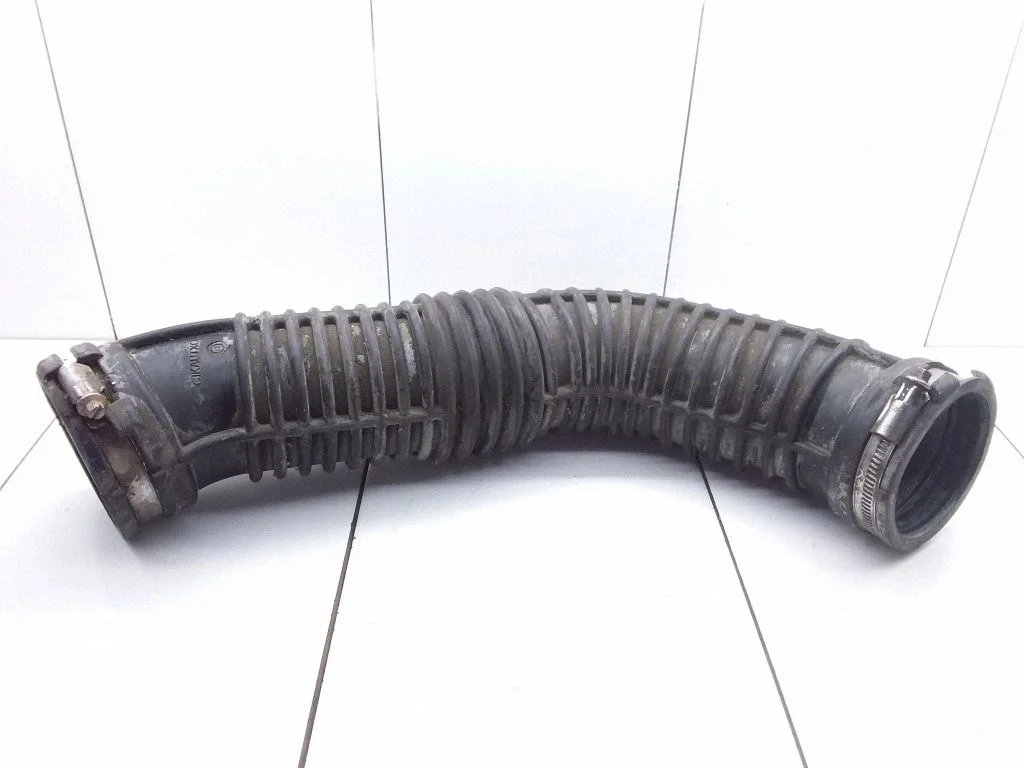 Air intake hose/pipe – Renault Master III (2010-2024)