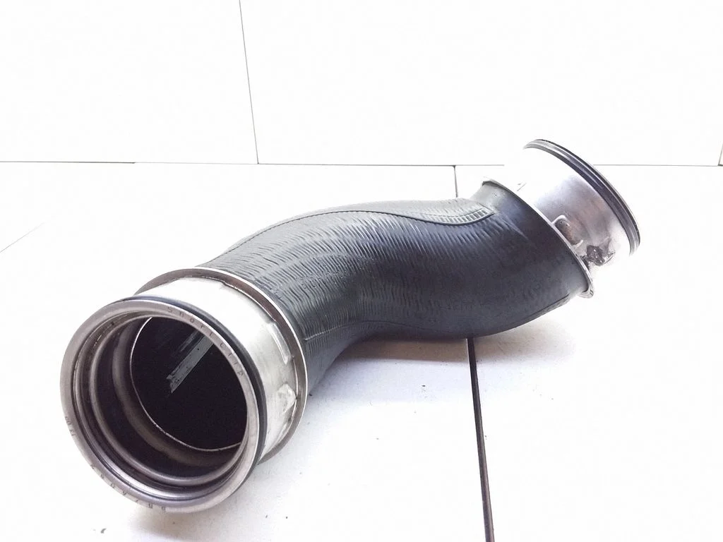 Air intake hose/pipe – Mercedes-Benz E-Class W211 (2002-2009)