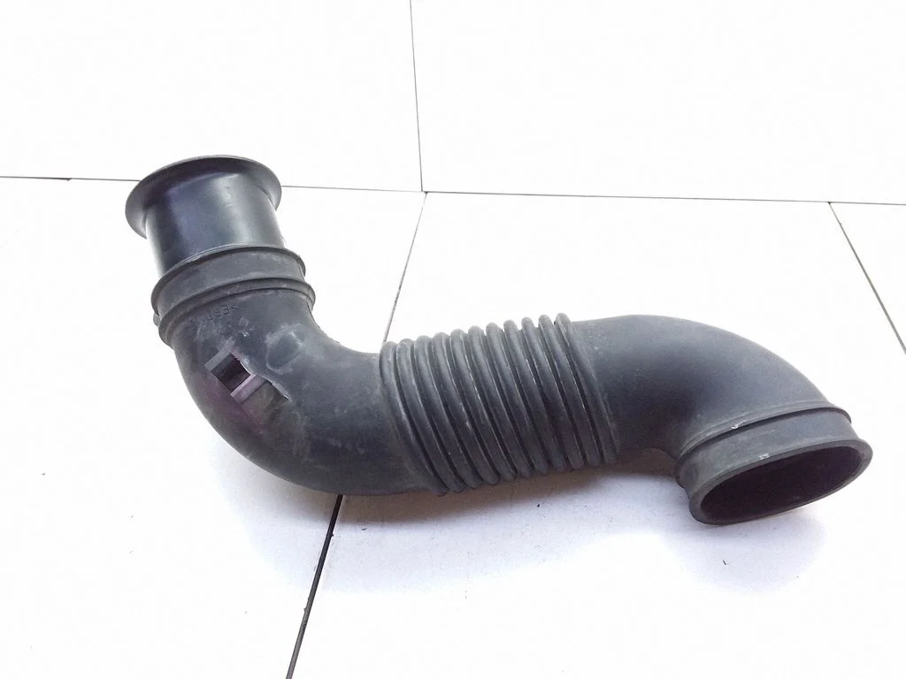 Air intake hose/pipe 1376555GA