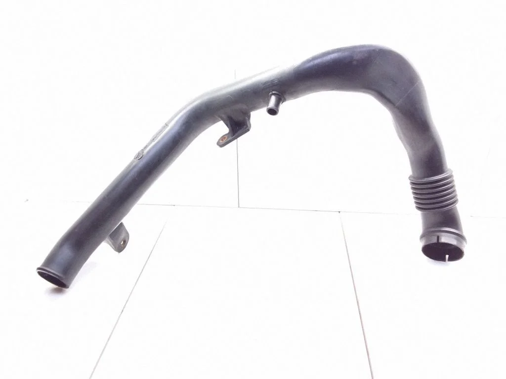 Air intake hose/pipe