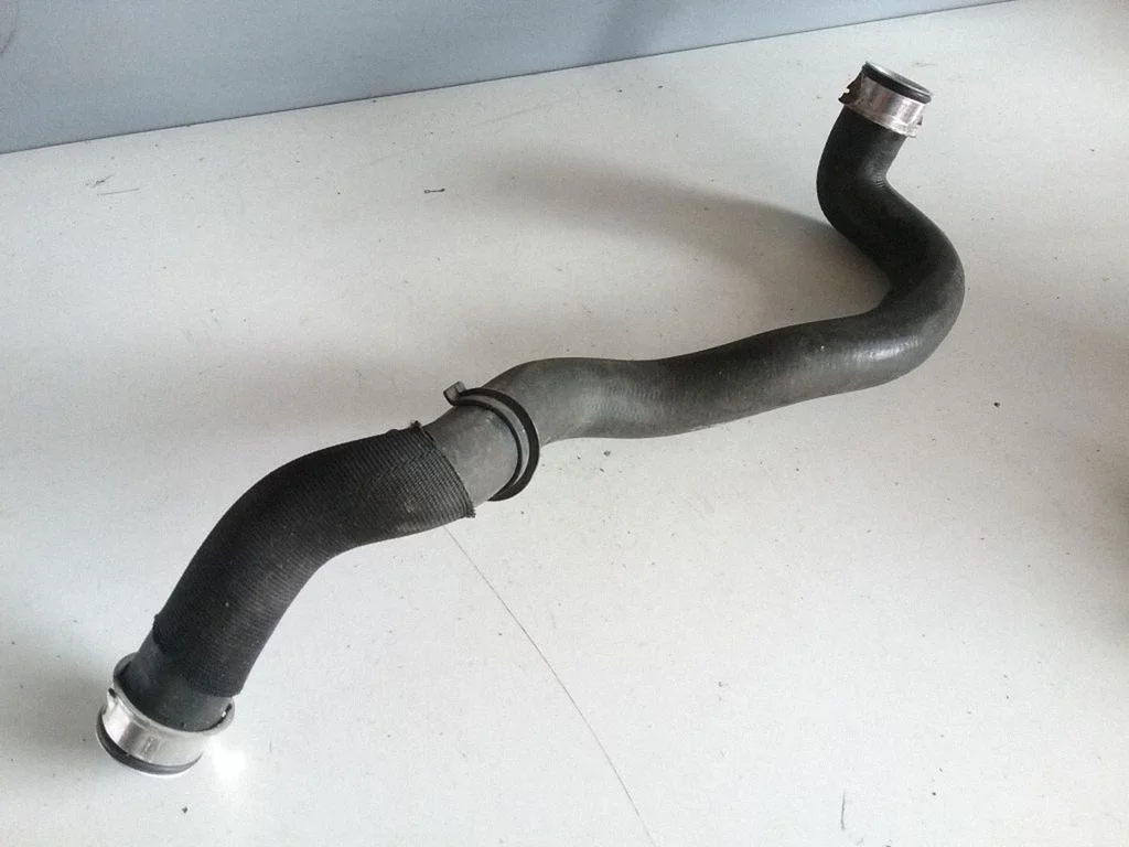 Air intake hose/pipe