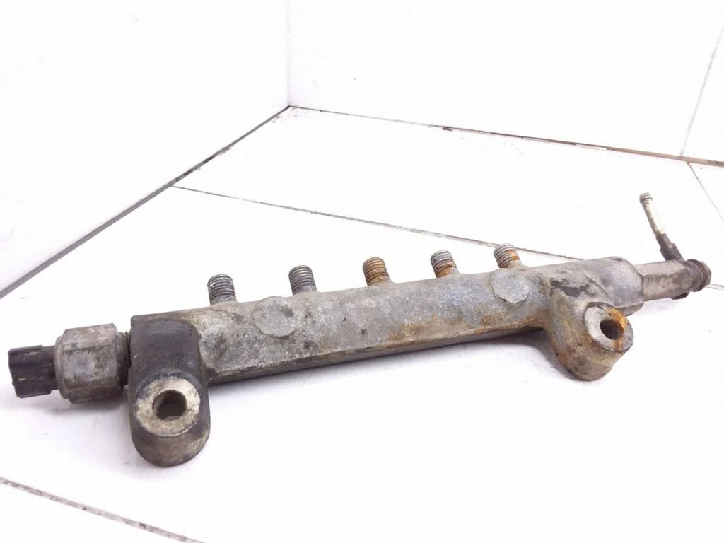 Fuel main line pipe