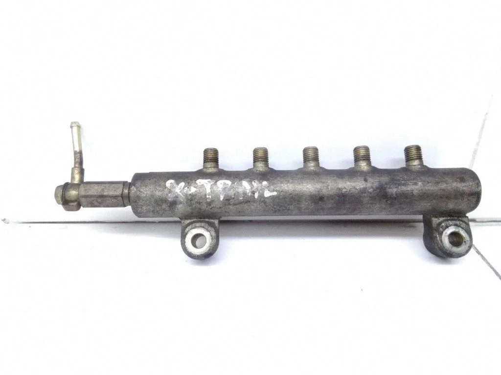 Fuel main line pipe