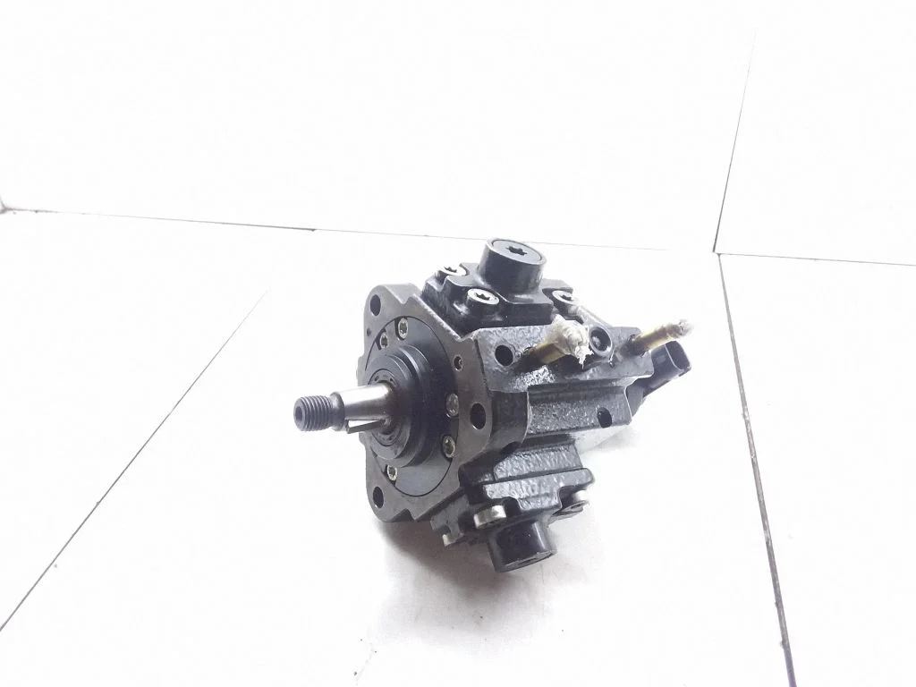 Fuel injection high pressure pump – Opel Vectra C (2002-2005)