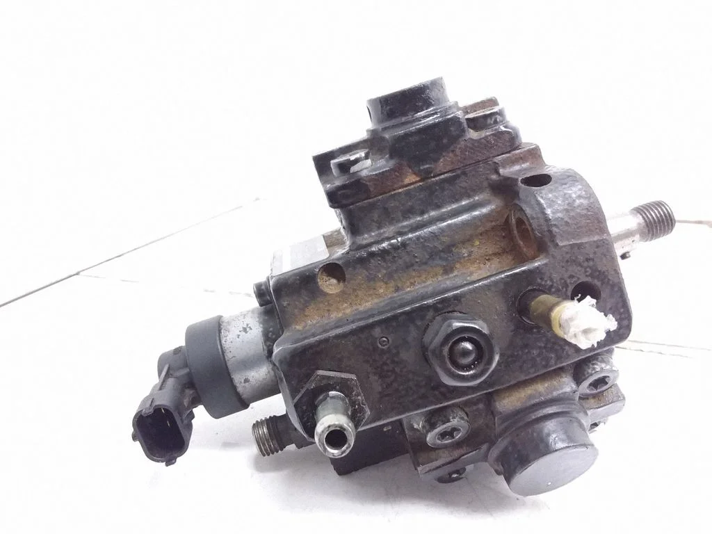 Fuel injection high pressure pump – Opel Vectra C (2005-2009)